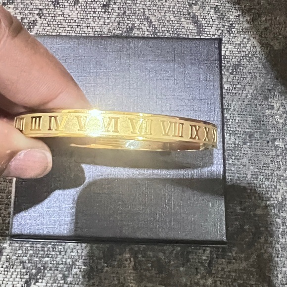 Roman  bangle - Picture 2 of 4